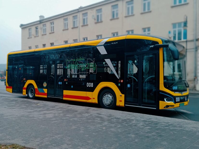 Zdjęcie przedstawia autobus elektryczny MAN Zdjęcie przedstawia autobus elektryczny MAN